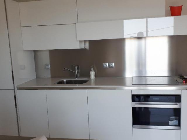 Appartement avec garage, jardin, piscine et terrasse à Thé