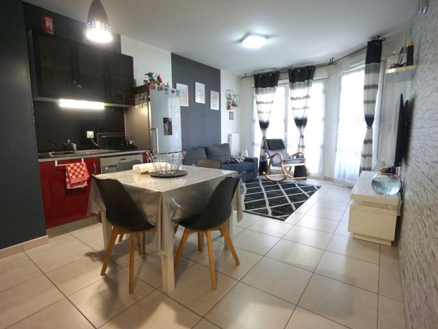 APPARTEMENT AVEC JARDIN