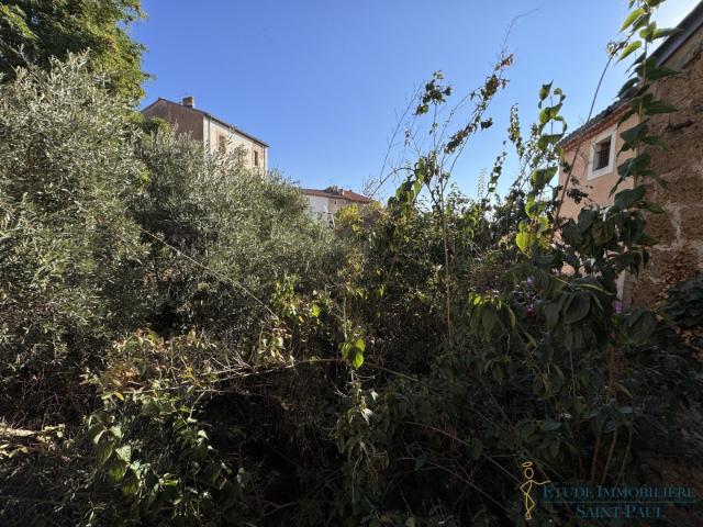 APPARTEMENT AVEC JARDIN à rénover
