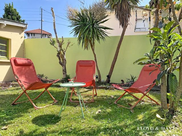 Appartement avec jardin débarras, 400 mètres plage