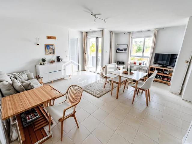 Appartement avec loggia et garage