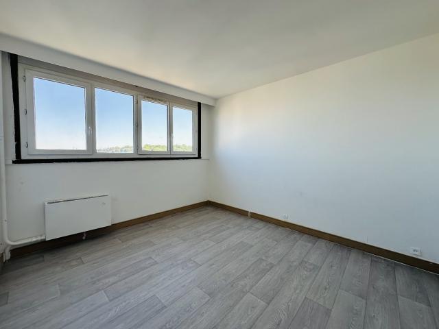 Appartement avec parking, 18 m2, centre ville de ROSNY s/bois