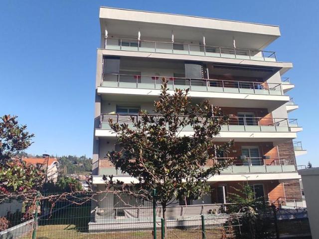 Appartement avec parking couvert et cave