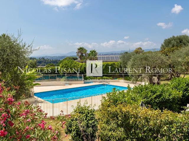 Appartement avec terrasse et piscine
