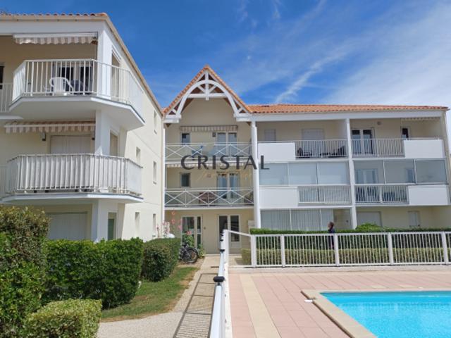 APPARTEMENT AVEC PISCINE