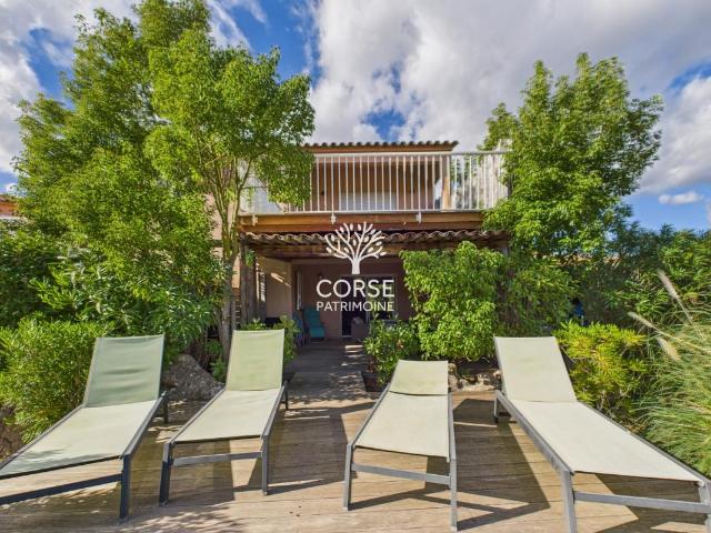 Appartement avec piscine commune dans résidence sécurisée