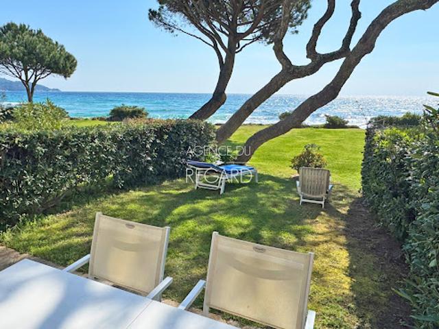 Appartement avec piscine en bord de mer