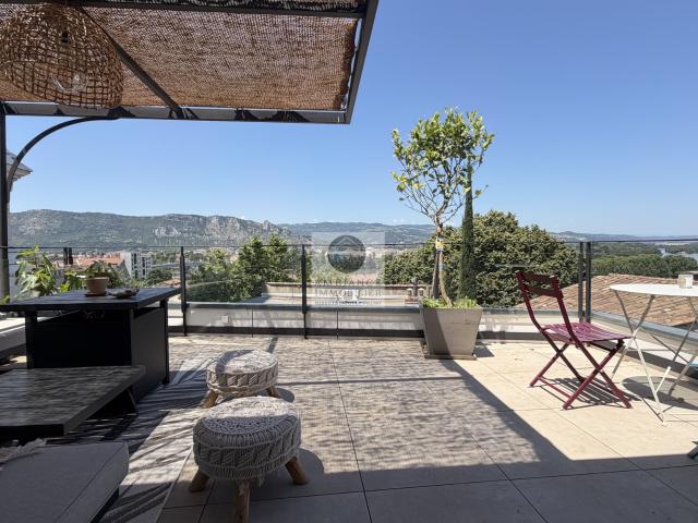 Appartement avec rooftop dans maison de ville entre patrimoine et panorama