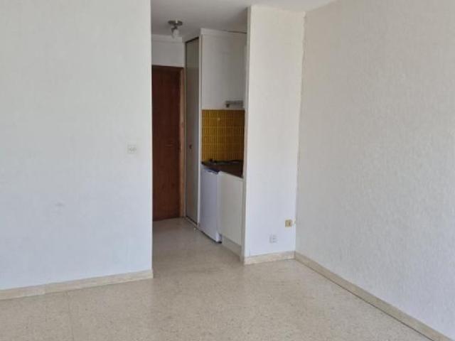 Appartement avec salle de bain rénovée