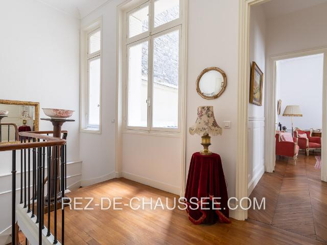 APPARTEMENT AVEC TERRASSE AVENUE FOCH