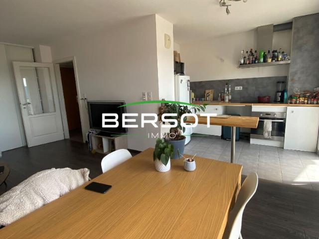 Appartement avec terrasse à 15 minutes de la Suisse