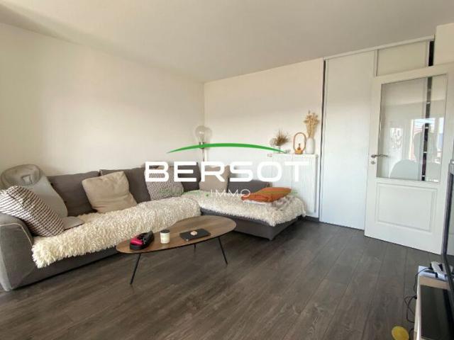 Appartement avec terrasse à 15 minutes de la Suisse