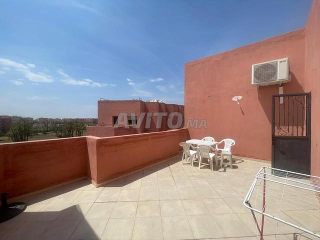 Appartement avec terrasse à côté de Macdo
