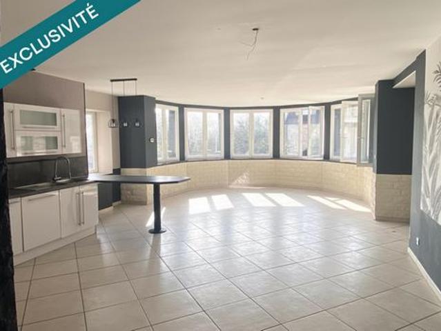 Appartement avec terrasse, deux places de parking