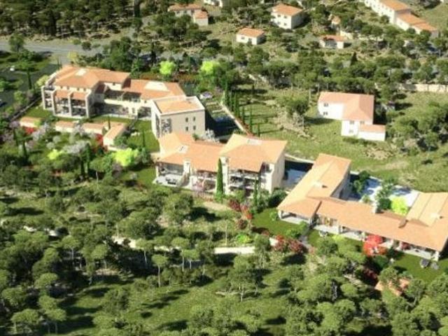 APPARTEMENT AVEC TERRASSE ET JARDIN A 5 MIN DE LA ROTONDE