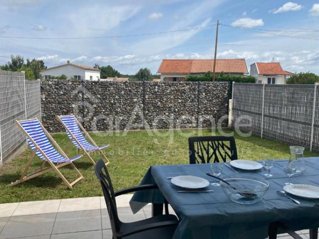 Appartement avec terrasse et jardin Proche de la plage du