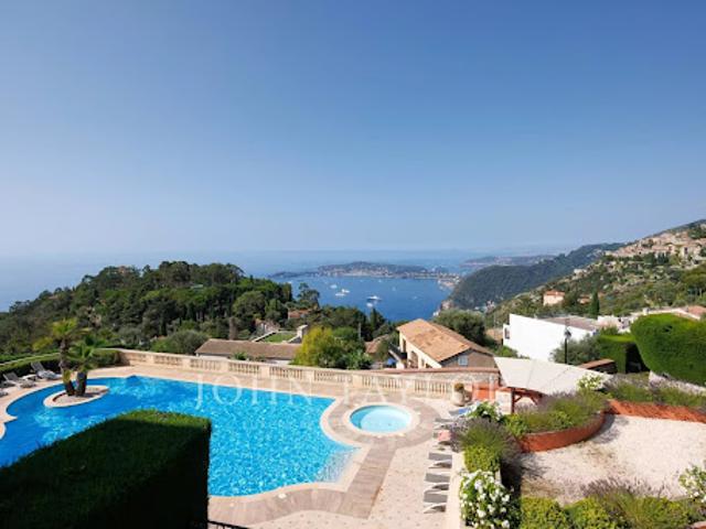 Appartement avec terrasse et piscine
