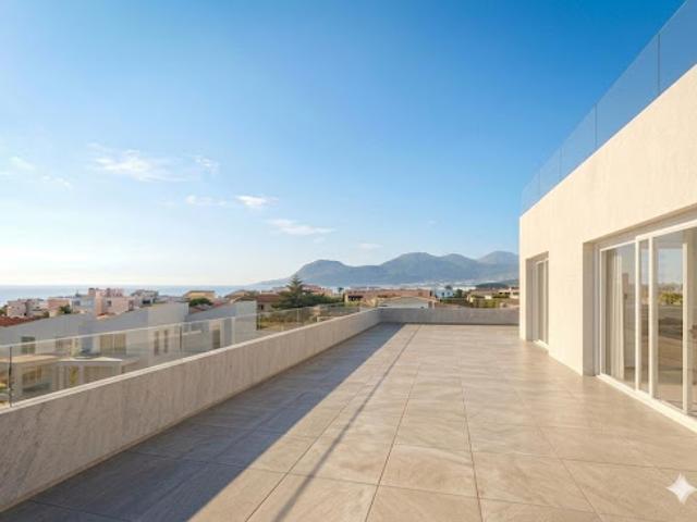 Appartement avec terrasse et piscine