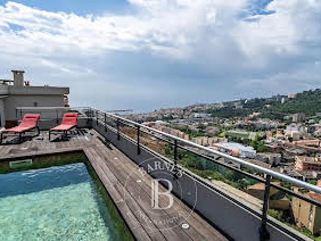 Appartement avec terrasse et piscine