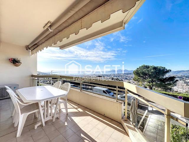 Appartement avec terrasse et piscine