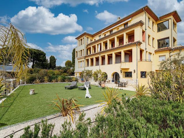 Appartement avec terrasse et piscine