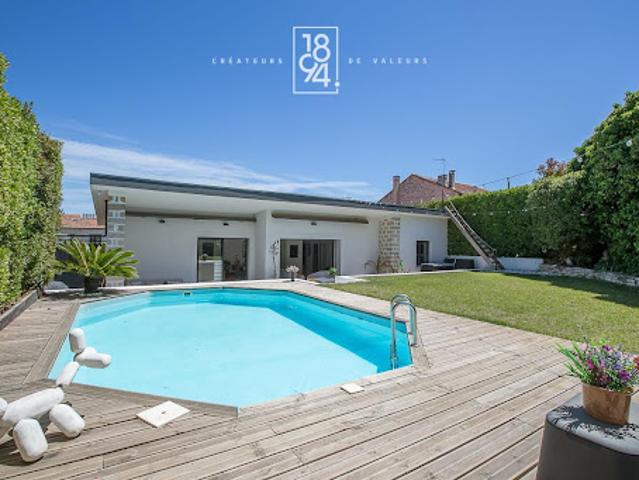 Appartement avec terrasse et piscine