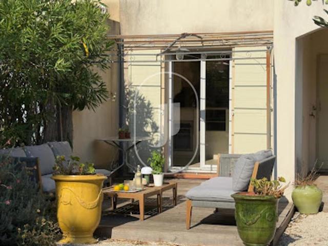 Appartement avec terrasse et piscine