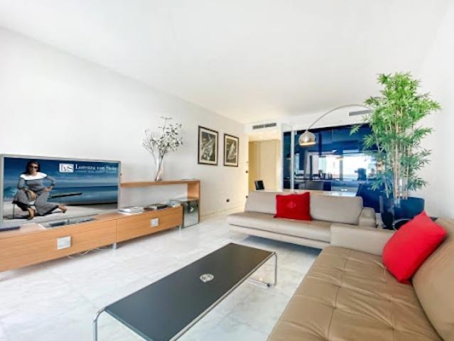 Appartement avec terrasse et piscine