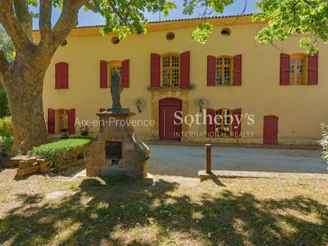 Appartement avec terrasse et piscine
