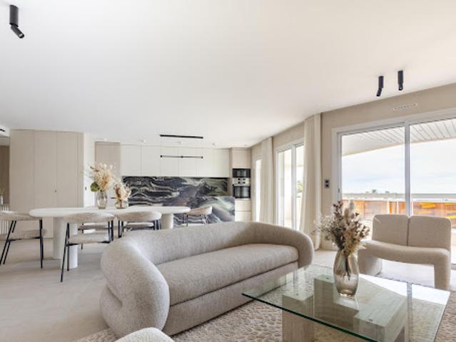 Appartement avec terrasse et piscine