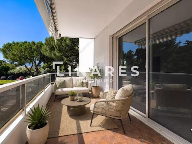 Appartement avec terrasse et piscine