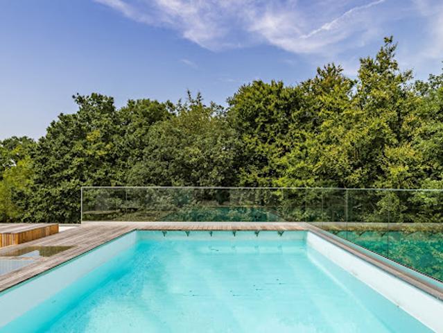 Appartement avec terrasse et piscine