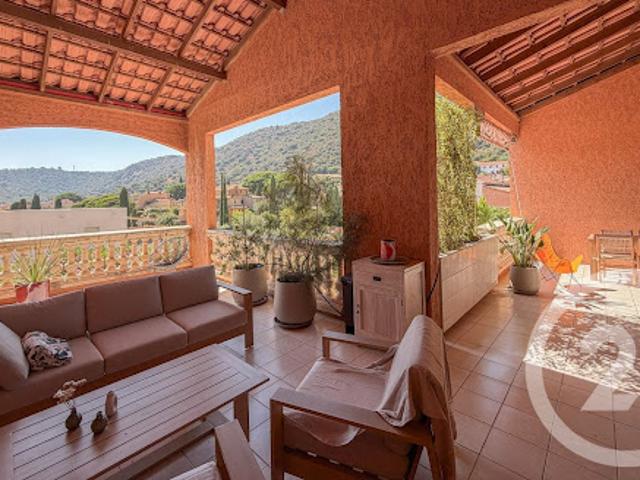 Appartement avec terrasse et piscine
