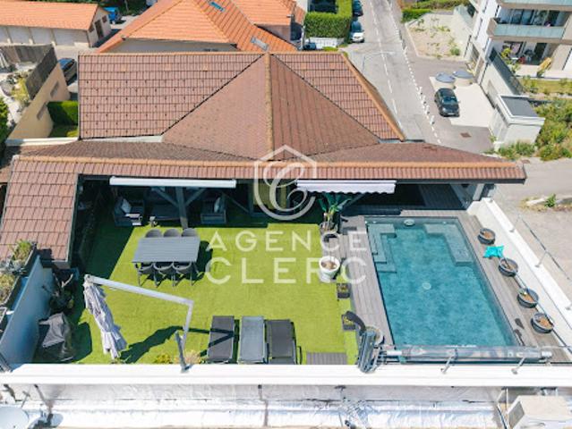 Appartement avec terrasse et piscine