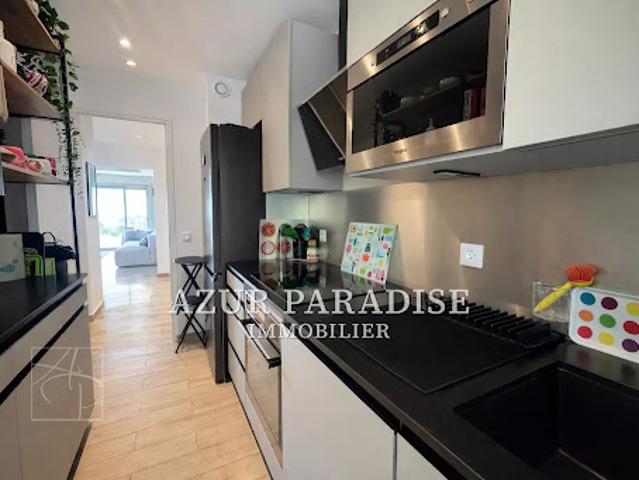 Appartement avec terrasse et piscine