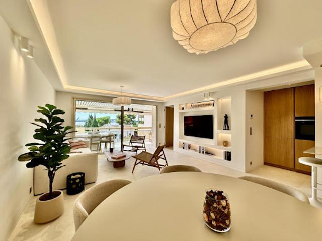 Appartement avec terrasse et piscine