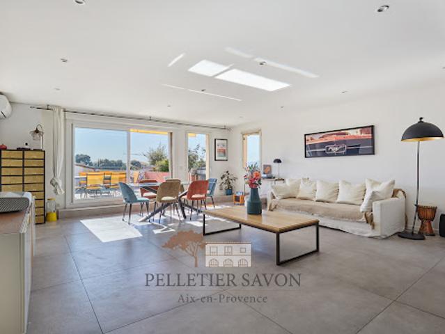 Appartement avec terrasse et piscine