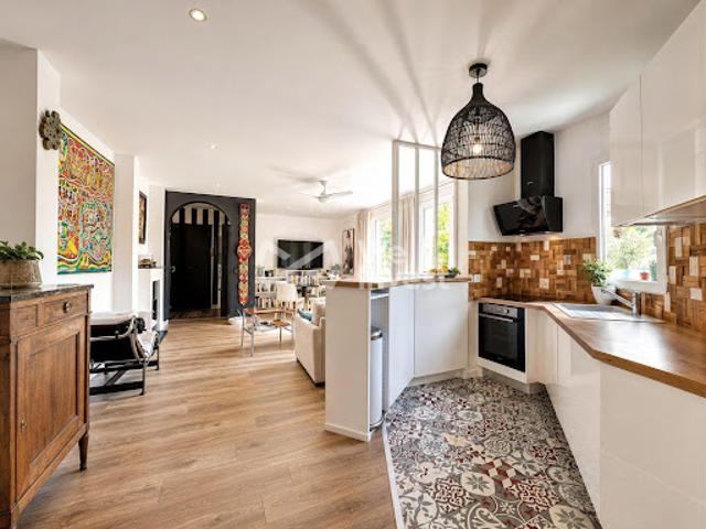 Appartement avec terrasse et piscine