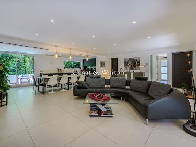 Appartement avec terrasse et piscine