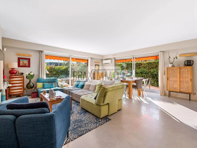 Appartement avec terrasse et piscine