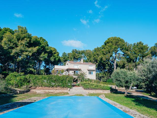 Appartement avec terrasse et piscine