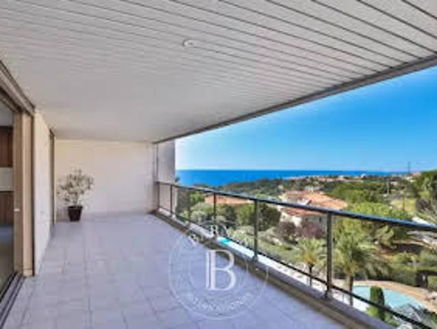 Appartement avec Terrasse et Piscine