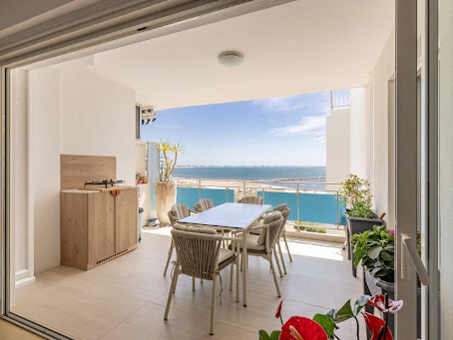 Appartement avec terrasse et piscine