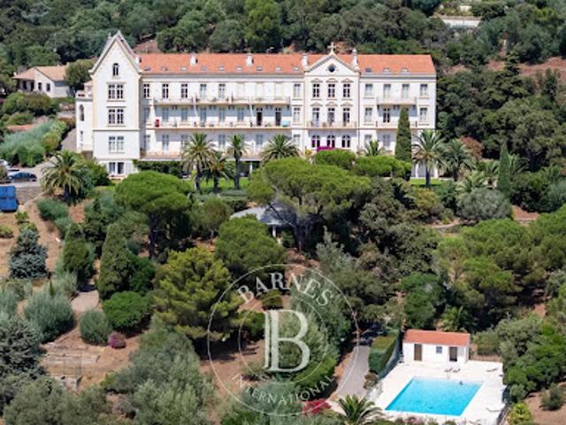 Appartement avec terrasse et piscine