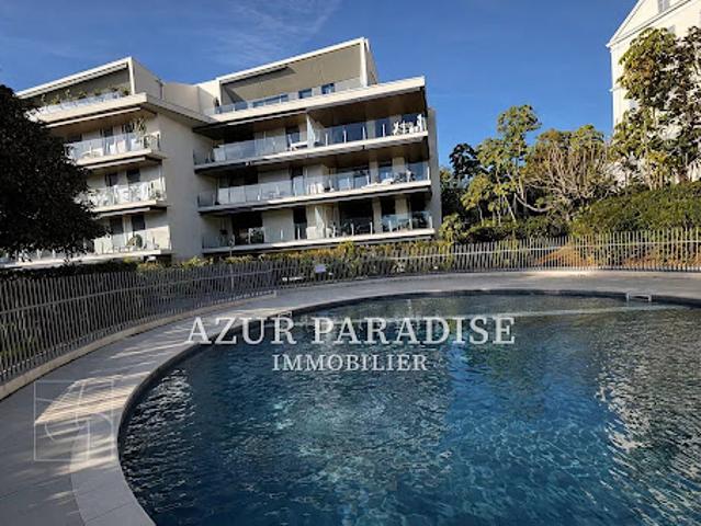 Appartement avec terrasse et piscine
