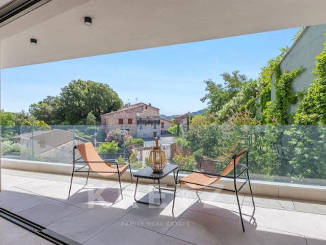 Appartement avec terrasse et piscine