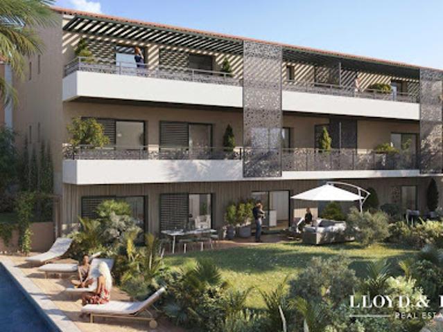 Appartement avec terrasse et piscine