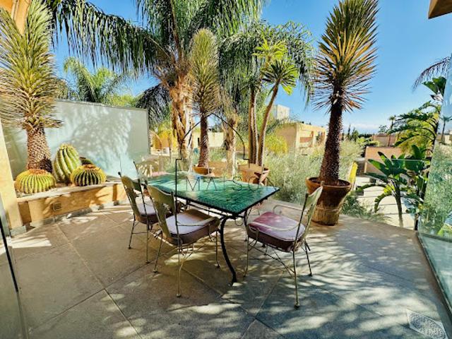 Appartement avec terrasse et piscine