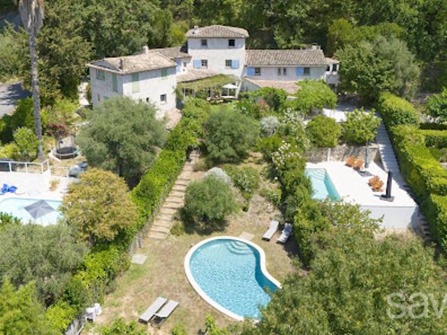 Appartement avec terrasse et piscine
