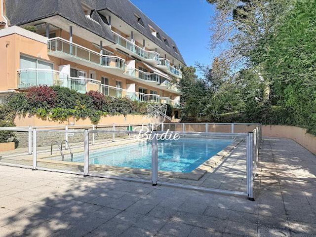 Appartement avec terrasse et piscine